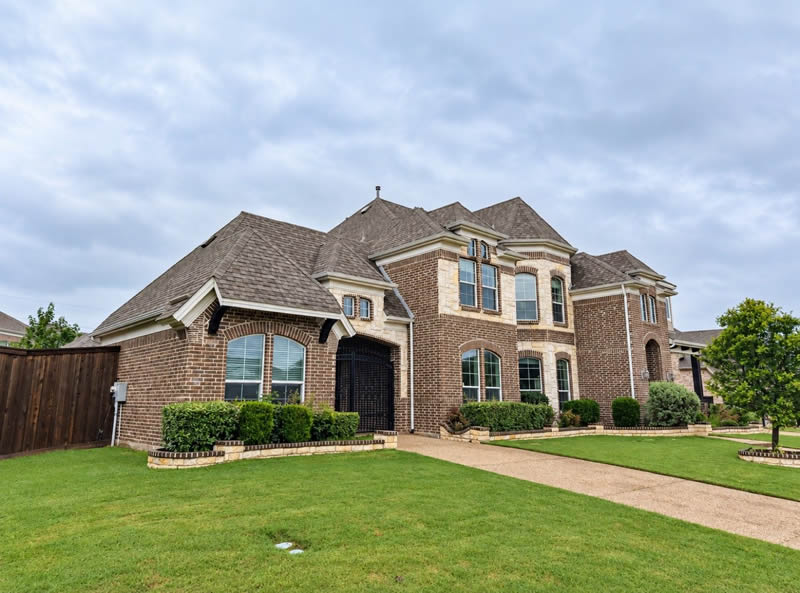 Residential roof replacement in Fort Worth, TX